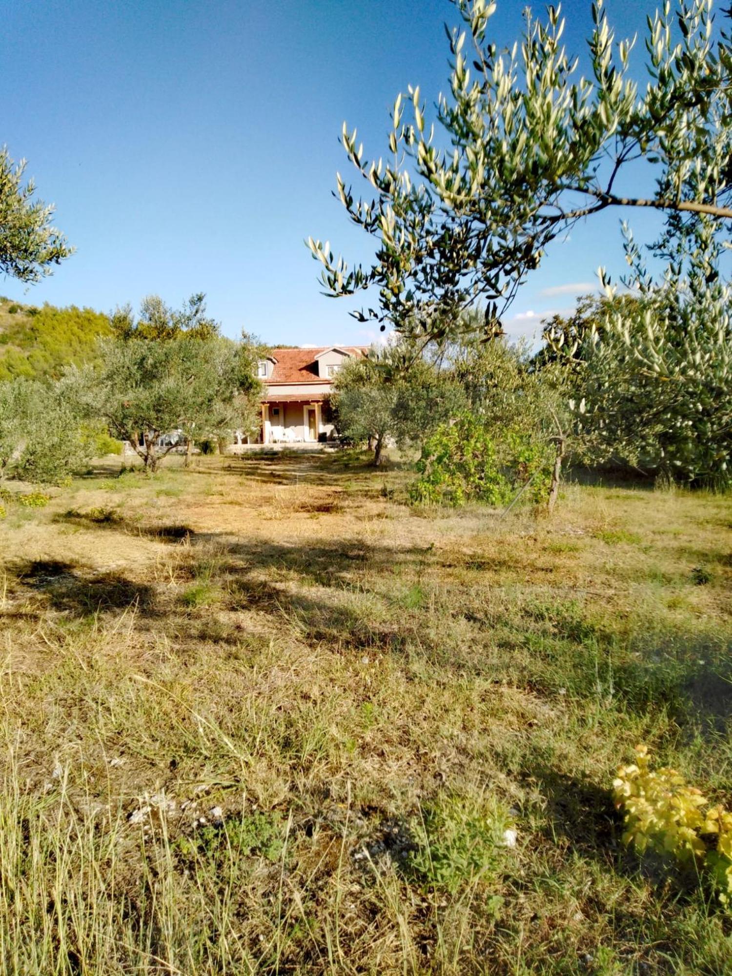 Banin Hotell Skradin Exteriör bild