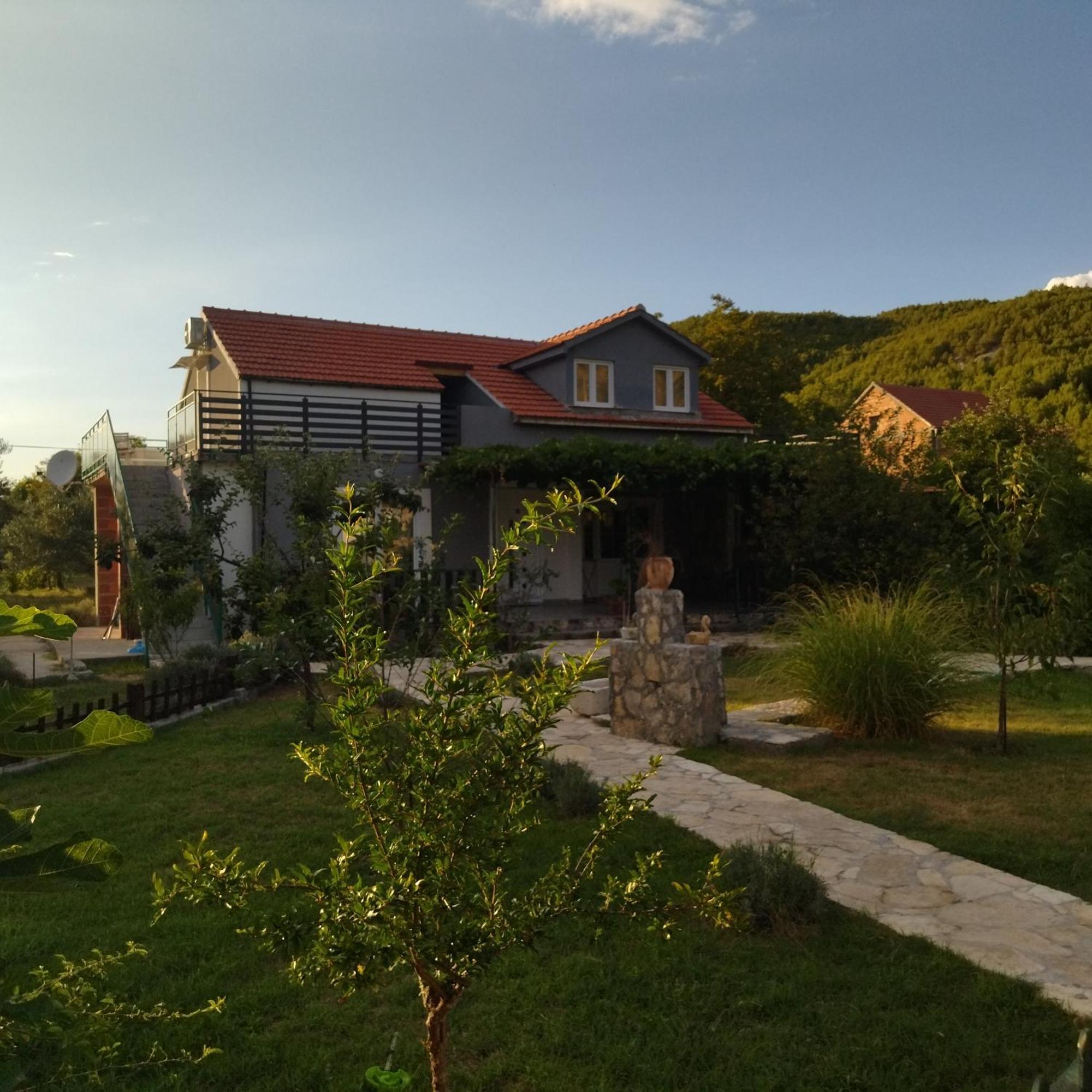 Banin Hotell Skradin Exteriör bild